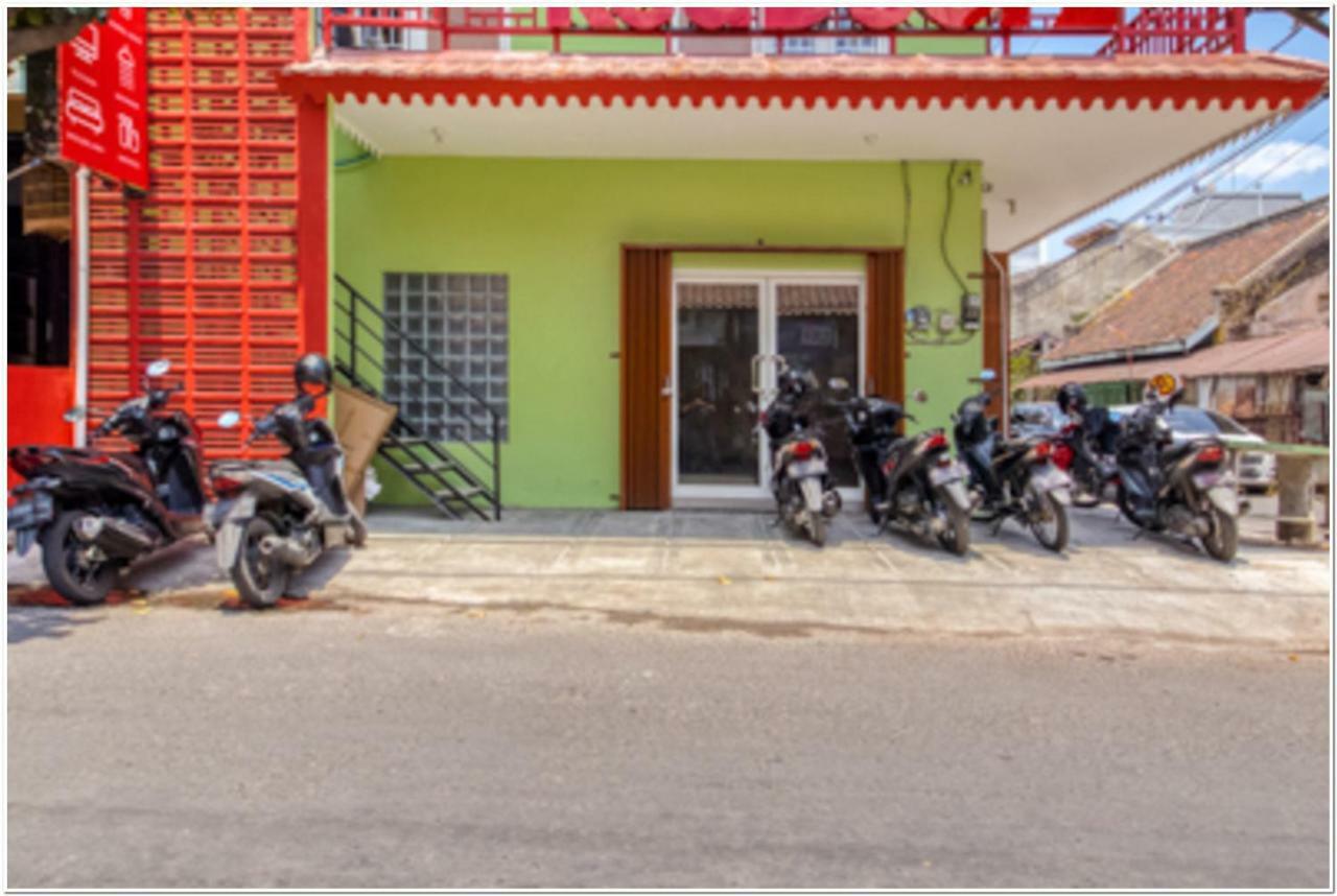 Reddoorz Near Ramai Mall Malioboro Yogyakarta Kültér fotó
