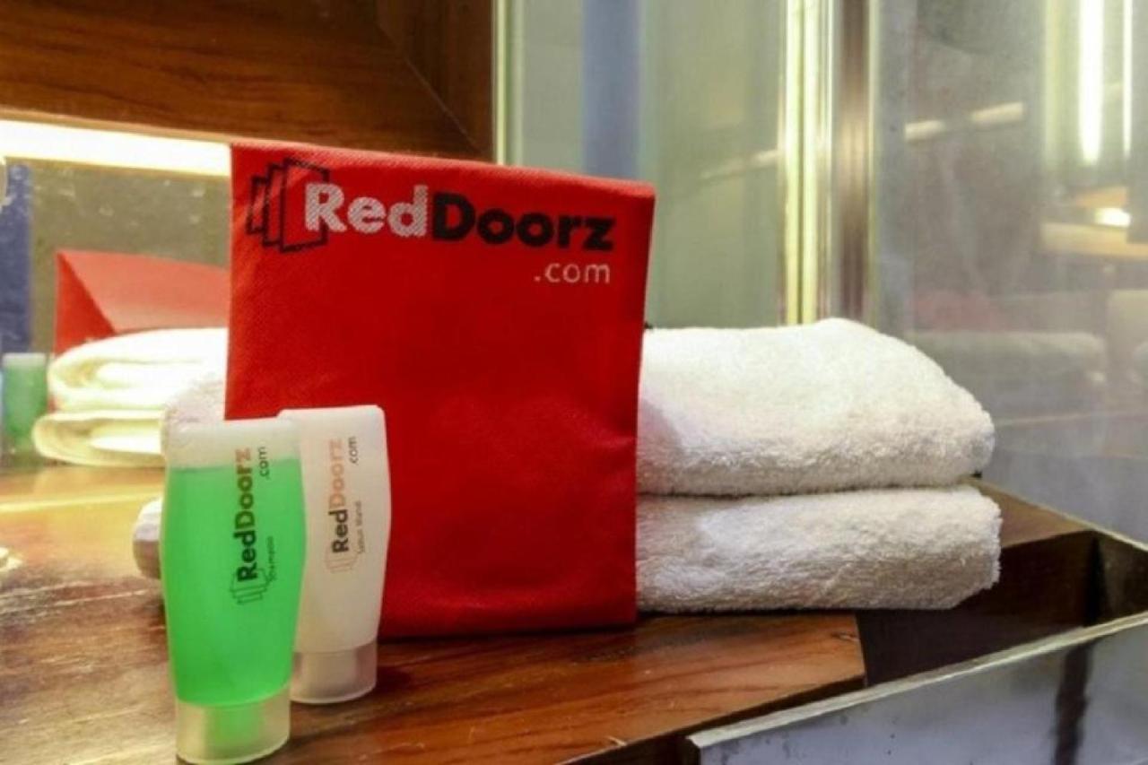 Reddoorz Near Ramai Mall Malioboro Yogyakarta Kültér fotó